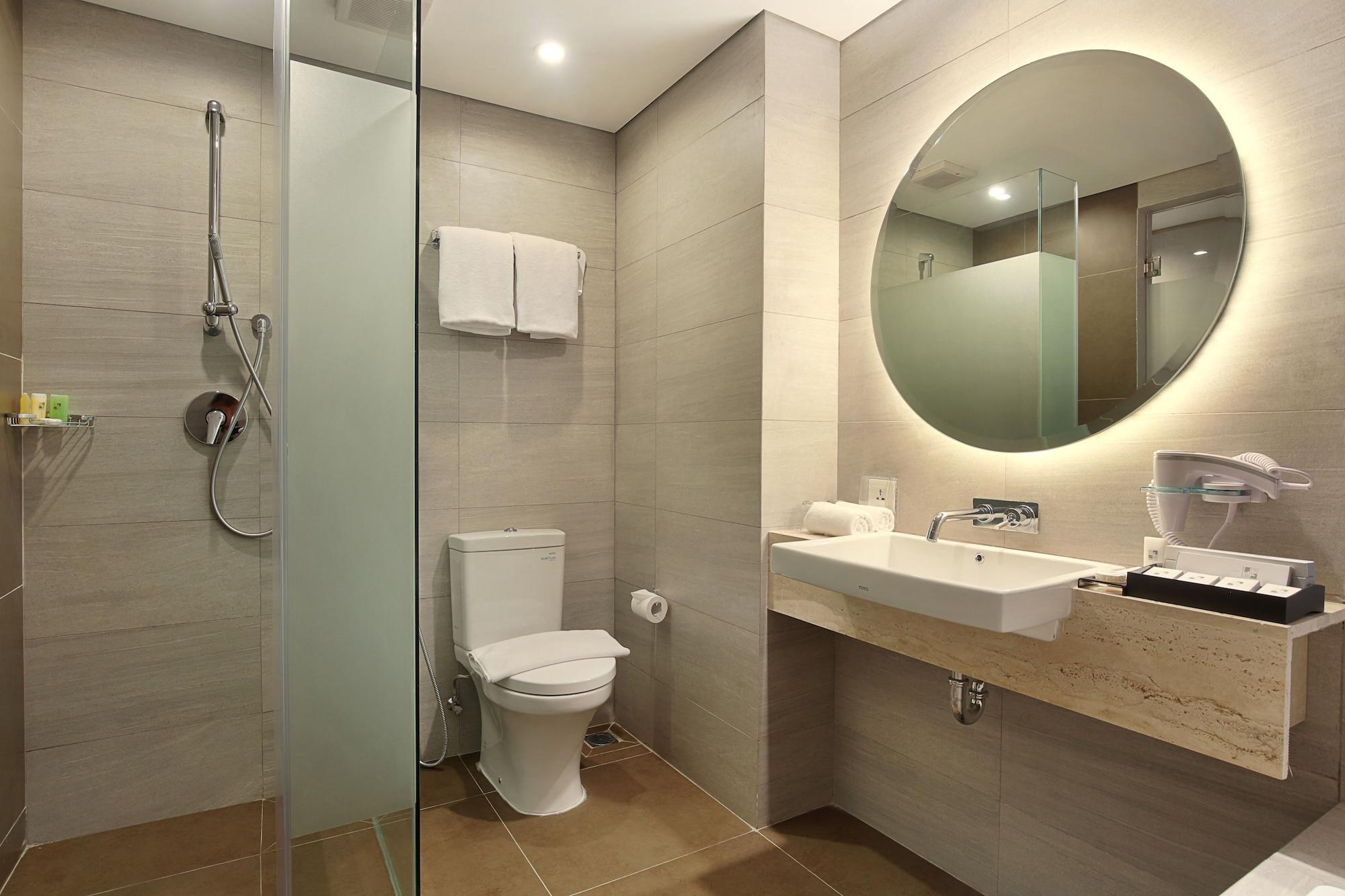 Swiss-Belinn Simatupang Jakarta Buitenkant foto